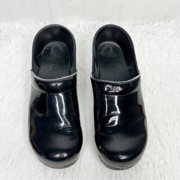 DANSKO / classic black patent leather slip on nursing clogs / 40 - Picture 5 of 11